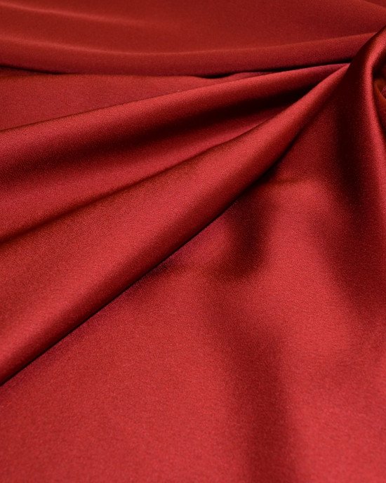 Красная атласная ткань (арт. 21775)